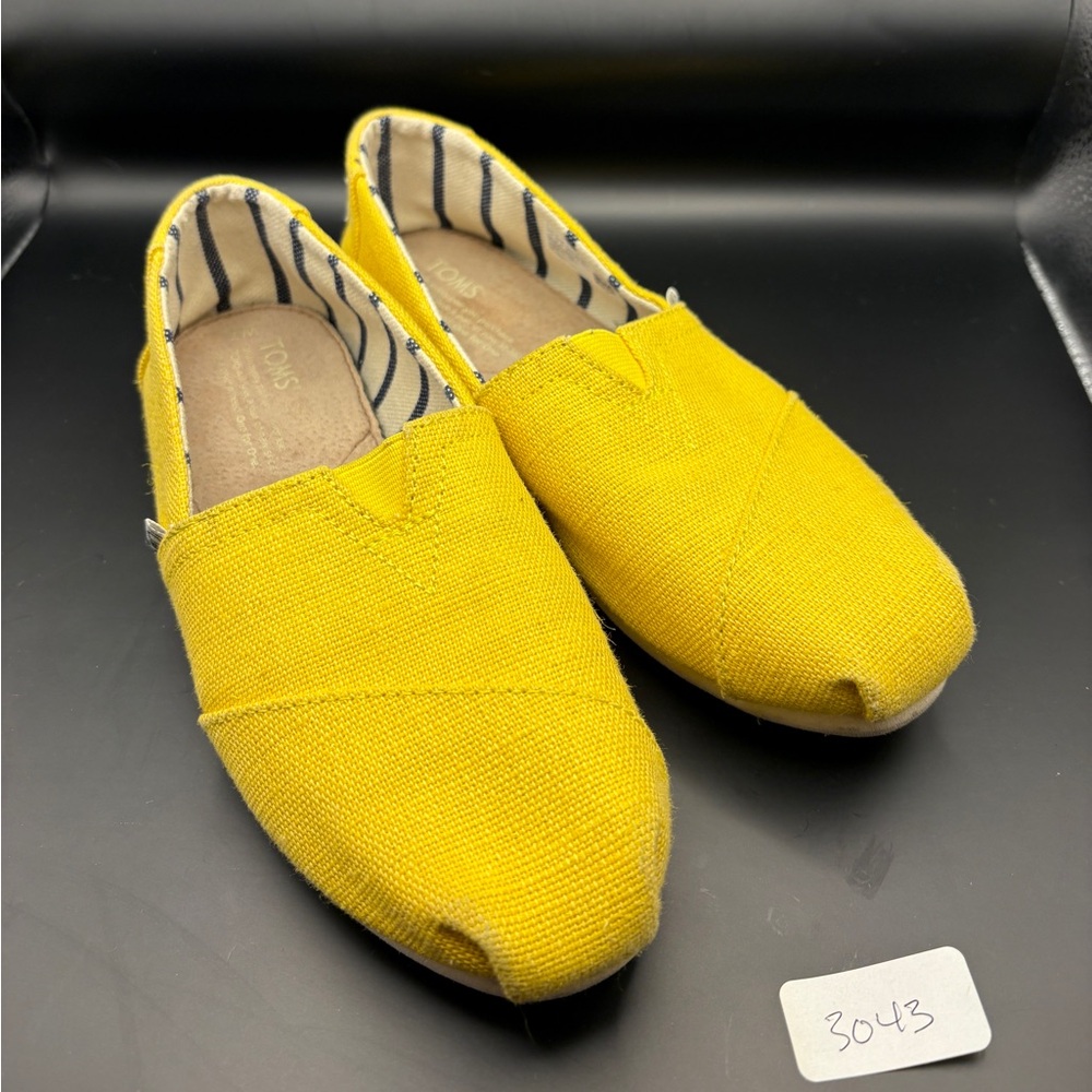 EUC TOMS bright Yellow Canvas alpargata slip-ons size 7